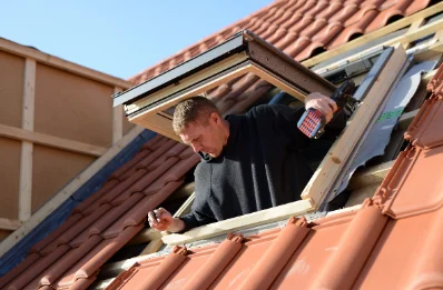 Pose de fenêtres de toit Velux à Thaix